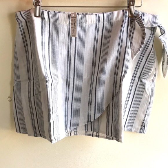 NWT Madewell sz Large Cover up Wrap skirt white blue stripes 100% cotton Summer - Picture 2 of 14